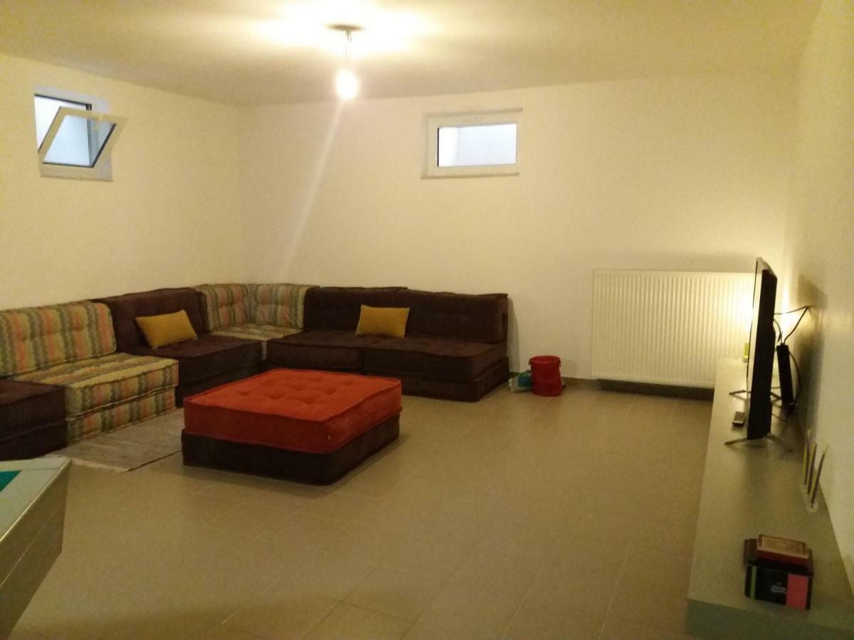 Villa Serenis Porovitsa Esterno foto